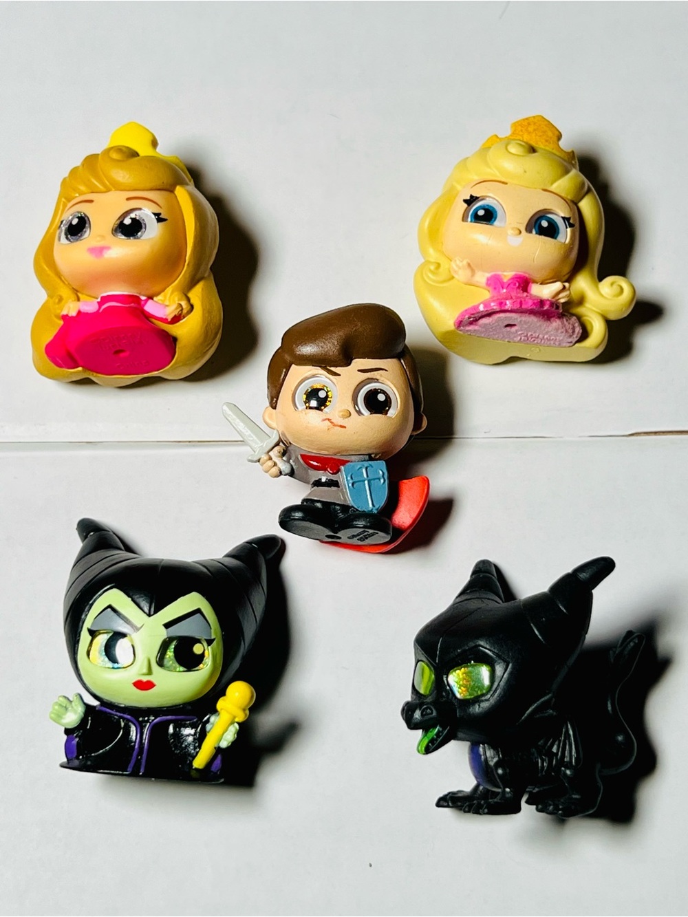 Disney Doorables 5 Sleeping Beauty Aurora Prince Phillip , Maleficent & Dragon